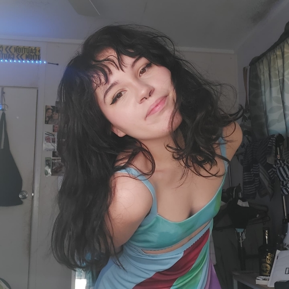 Meet your Posher, Shannon - Picture 1 of 2